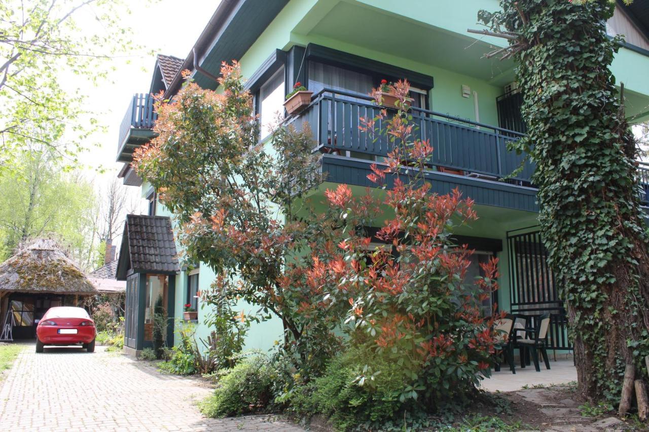 Vicze Vendeghaz Apartment Siofok Exterior photo